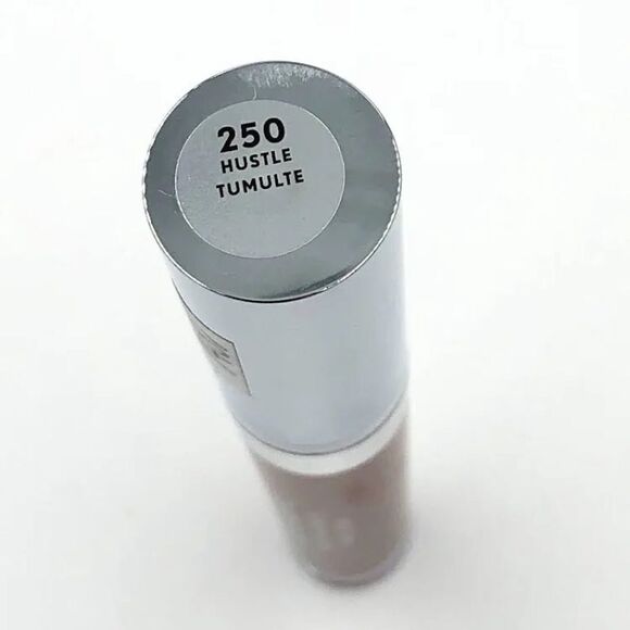 3/$10 Sale Item! Covergirl Melting Pout Vinyl Vow - Hustle - Picture 6 of 10